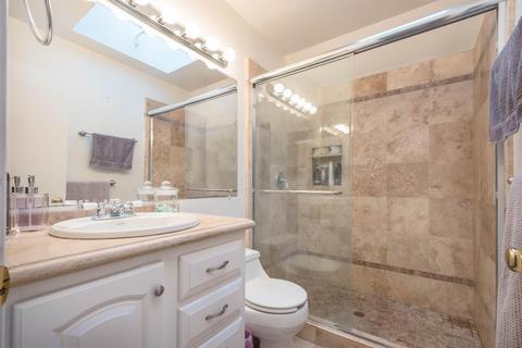 423 Benjamin Pl, Manteca, CA 95337 photo 9