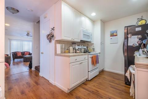 423 Benjamin Pl, Manteca, CA 95337 photo 8