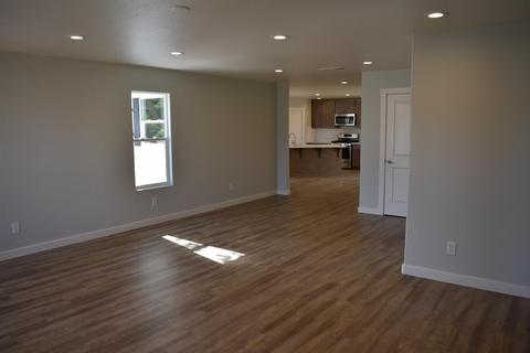 127 3rd Ave, Gustine, CA 95322 photo 3