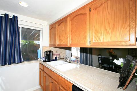 3951 Oak Villa Cir, Carmichael, CA 95608 photo 8