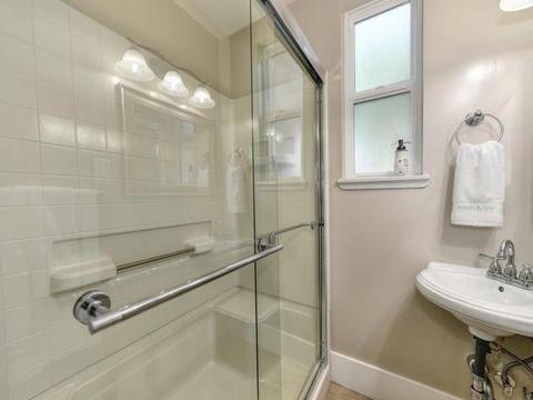 221 1st St, Lodi, CA 95240 photo 5