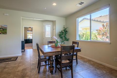 1419 Arbor Brook Dr, Manteca, CA 95336 photo 2