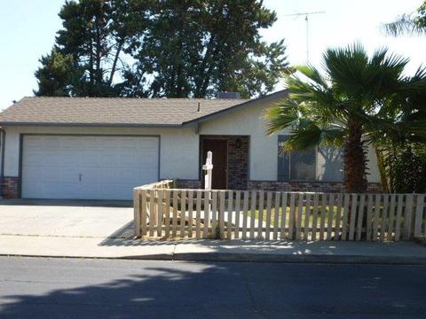 916 Pine Tree Ln, Modesto, CA 95351 photo 1
