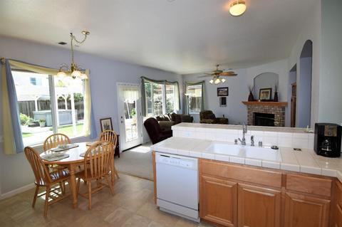 402 Memory Ln, Turlock, CA 95382 photo 15