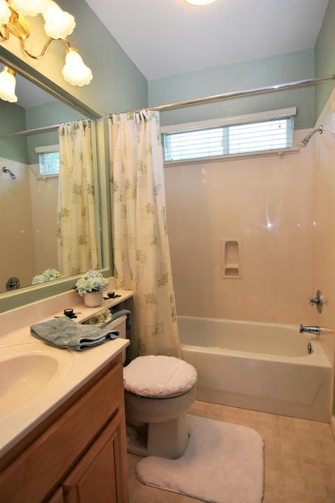 402 Memory Ln, Turlock, CA 95382 photo 8