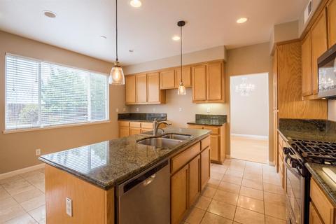 413 Montclair Ln, Tracy, CA 95376 photo 13