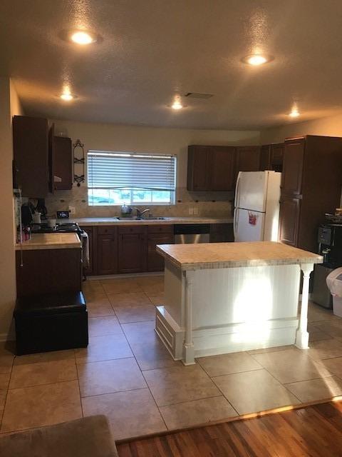 1421 Giahos, Modesto, CA 95358 photo 4