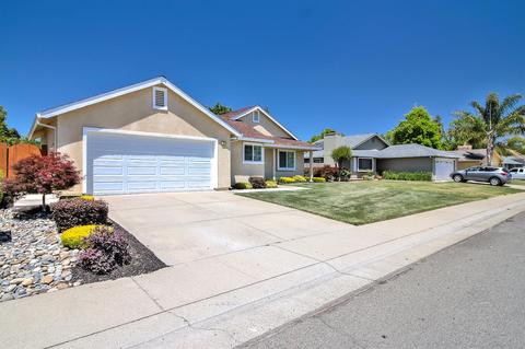 211 W E St, Galt, CA 95632 photo 2