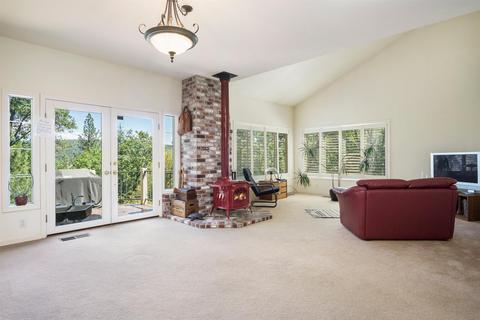 13407 Capitol Dr, Grass Valley, CA 95945 photo 9