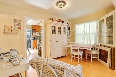 15 Chestnut, Lodi, CA 95240 photo 5