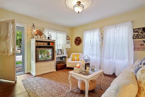 15 Chestnut, Lodi, CA 95240 photo 2