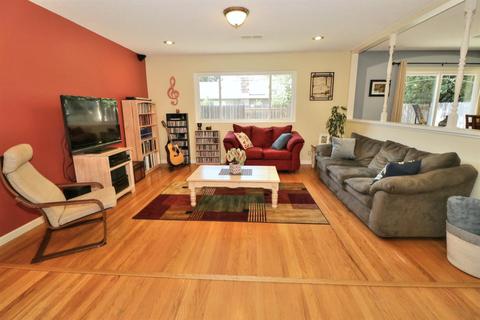 2715 Adrian, Davis, CA 95618 photo 4
