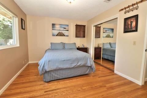 2715 Adrian, Davis, CA 95618 photo 17