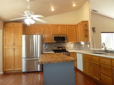 540 E 10th St, Lincoln, CA 95648 photo 2