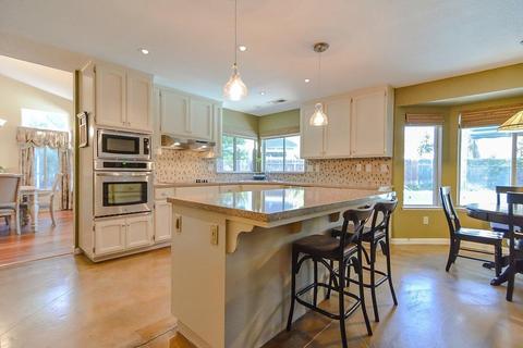515 Gianelli St, Tracy, CA 95376 photo 3