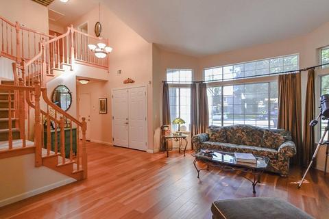 515 Gianelli St, Tracy, CA 95376 photo 2