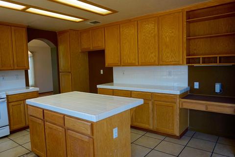 1668 Via Milano, Gustine, CA 95322 photo 8
