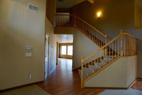 1668 Via Milano, Gustine, CA 95322 photo 2