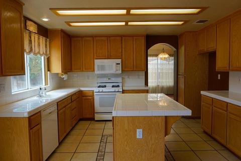 1668 Via Milano, Gustine, CA 95322 photo 7