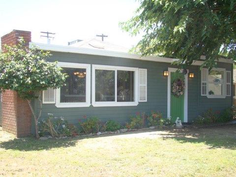 1208 Beverly Dr, Modesto, CA 95351 photo 1