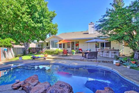 8530 Silver Maple Ln, Orangevale, CA 95662 photo 2