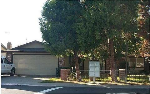 689 Locust Ave, Manteca, CA 95337 photo 1