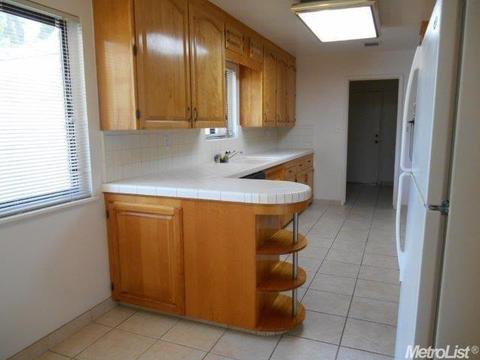 210 Lois Ave, Modesto, CA 95350 photo 3