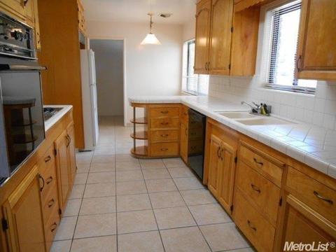 210 Lois Ave, Modesto, CA 95350 photo 2