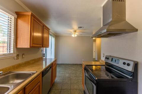 1470 Suntree, Manteca, CA 95336 photo 11