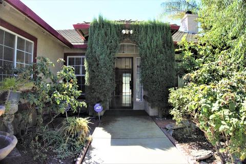 1420 Strawberry Dr, Ceres, CA 95307 photo 2