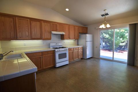 4212 Seranade Dr, Turlock, CA 95382 photo 9