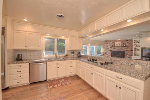 412 N 6th St, Patterson, CA 95363 photo 3