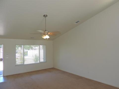 700 Crippen Ave, Modesto, CA 95351 photo 5