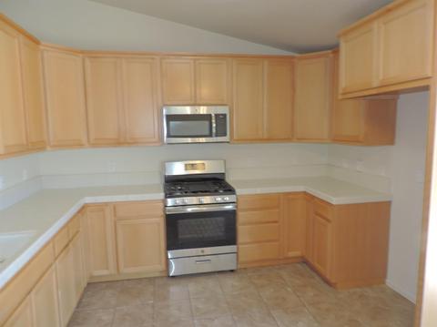 700 Crippen Ave, Modesto, CA 95351 photo 6