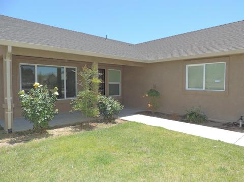 700 Crippen Ave, Modesto, CA 95351 photo 3