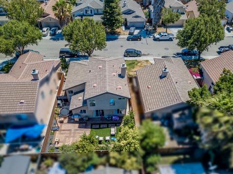 561 Pombo Square Dr, Tracy, CA 95376 photo 2