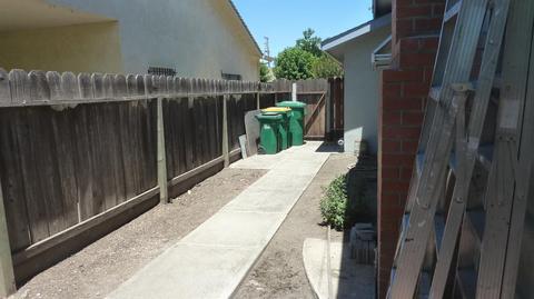 322 E Lancaster Dr, Stockton, CA 95207 photo 4