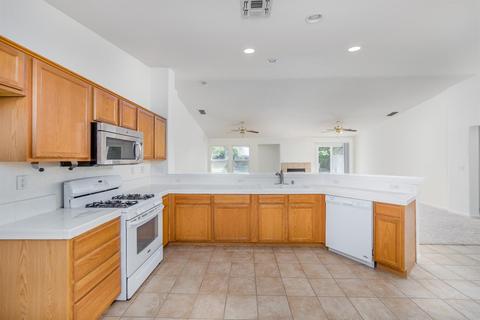 4542 Rosecliff Cir, Mather, CA 95655 photo 11
