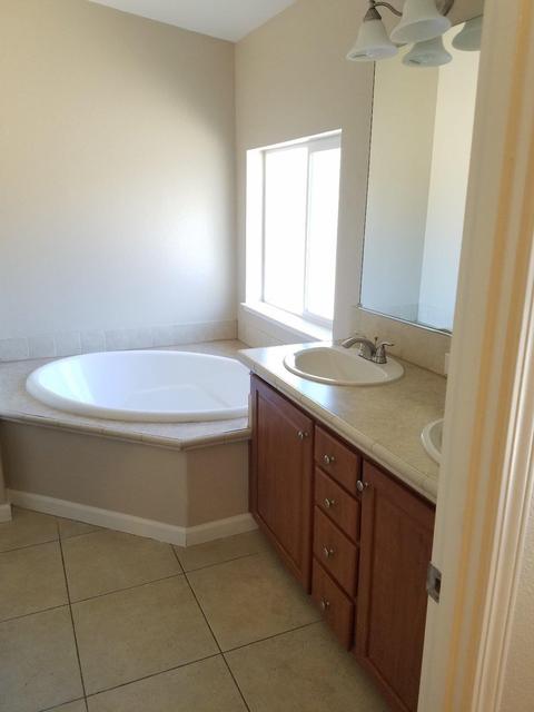 114 Oak St, Modesto, CA 95351 photo 17