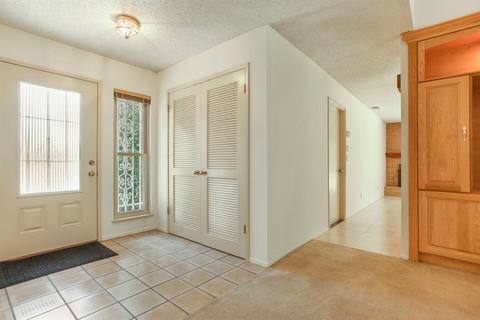 4895 Thousand Oaks Ct, Carmichael, CA 95608 photo 3