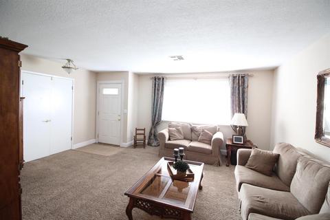 569 Dawn Dr, Manteca, CA 95336 photo 4