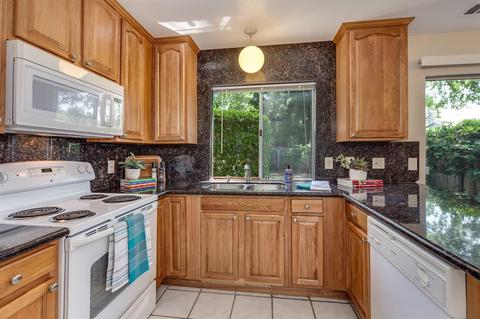 1564 Drake Dr, Davis, CA 95616 photo 8
