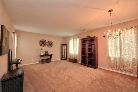 303 Summer Phlox Ln, Patterson, CA 95363 photo 5
