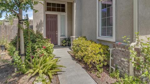 35 Travertine Ct, Lathrop, CA 95330 photo 2