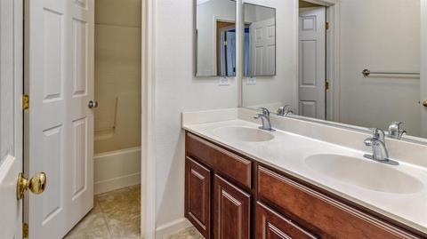 35 Travertine Ct, Lathrop, CA 95330 photo 13