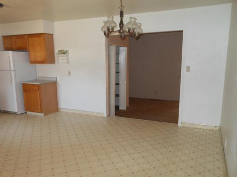911 Waller St, Gustine, CA 95322 photo 4