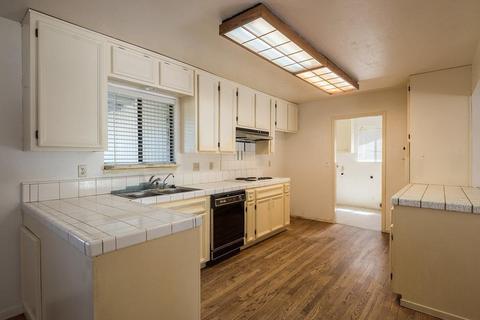 2500 Peppermint Dr, Modesto, CA 95355 photo 8