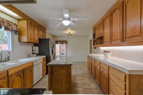 135 E Whittier Ave, Tracy, CA 95376 photo 8