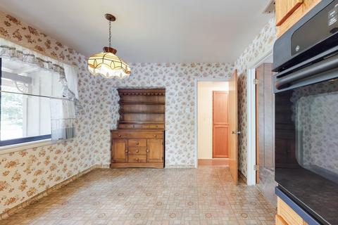 5009 Kinross Rd, Carmichael, CA 95608 photo 4