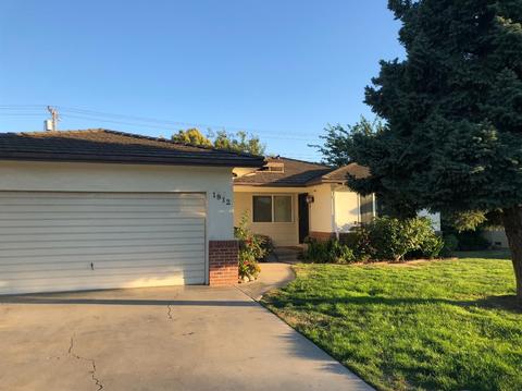 1912 W Walnut, Lodi, CA 95242 photo 1